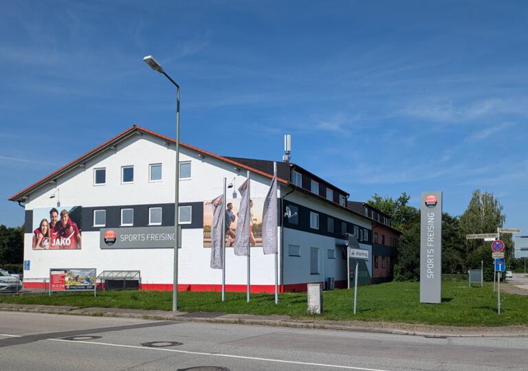 SPORTS FREISING Freising- Attaching